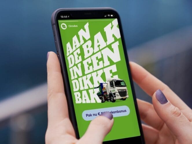 Smartphone met Circulus wervingscampagne: 'Aan de bak in een dikke bak'.