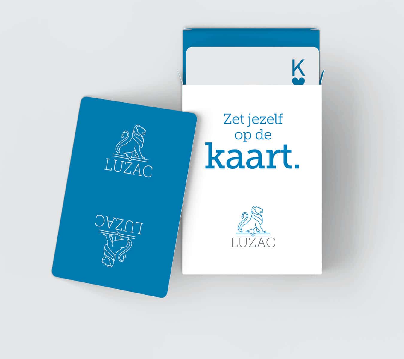 Speelkaarten met Luzac-logo en tekst 'Zet jezelf op de kaart'.