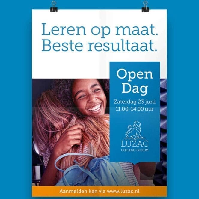 Poster voor Luzac College-Lyceum open dag met omhelzende tieners.